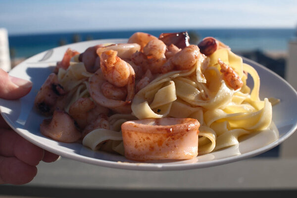 Итальянская спагетти-паста с питательными углеводами