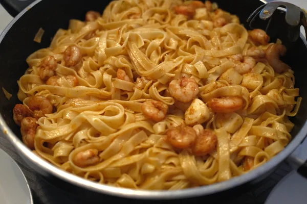 İtalyan spaguetti makarnası ve besin lifleri.