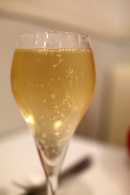 Yemekler için gurme içeceği olarak şarap