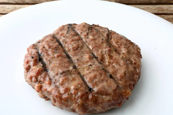 Amerikan yemeği olarak kıymalı et burger. 