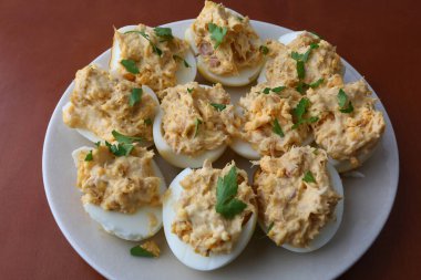 Kolesterollü protein yiyeceği olarak yumurtalar