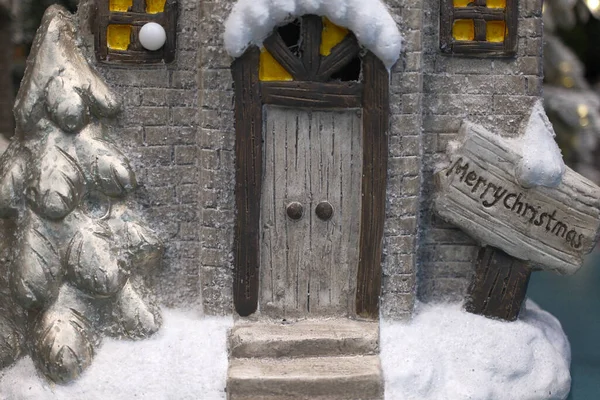 Noel, geleneksel aile kutlaması için dekorasyona itiraz ediyor