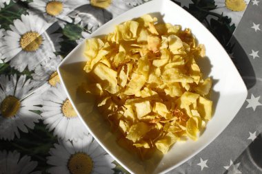 Yemekten önce aperatif olarak aperatif.