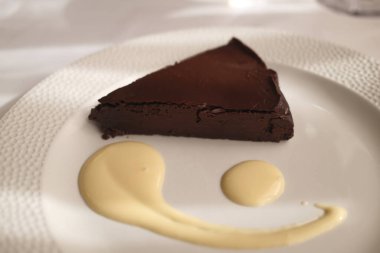 Tatlı olarak ev yapımı cheesecake hazır.