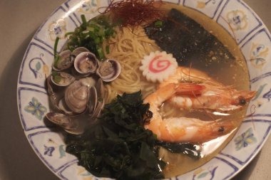 Geleneksel Japon Ramen Buharlı Sıcak Kase