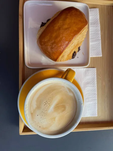 Doğal Işıklı Sıcak Kahve Fincanı