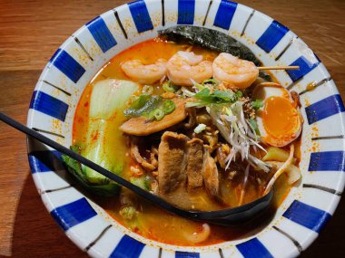 Japon Ramen Erişte Çorbası