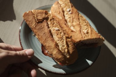 Ev Yapımı Sandviç Yemeye Hazır