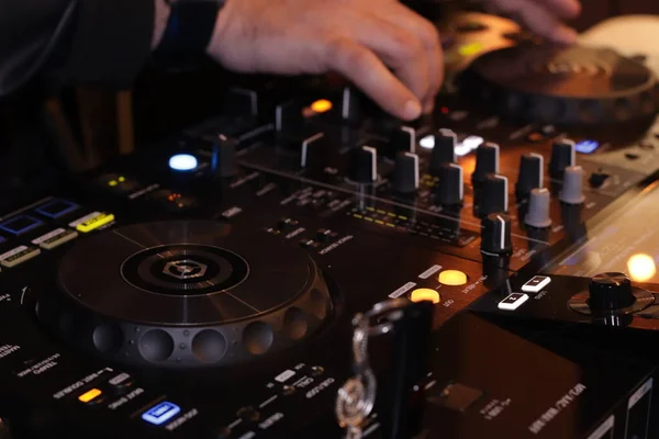 Pikap DJ MÜZİK ELEKTRONİK