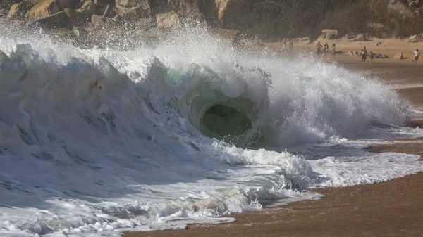 Ocean Wave, Nazare, Португалия — стоковое фото