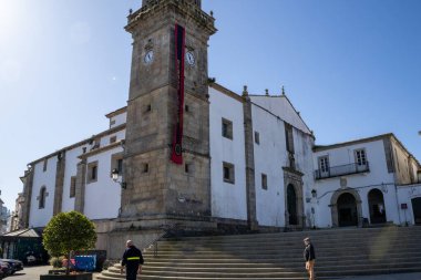 Betanzos, Galiçya, İspanya 'da tarihi bir yer olan Santo Domingo Kilisesi' nin dış görünüşü.