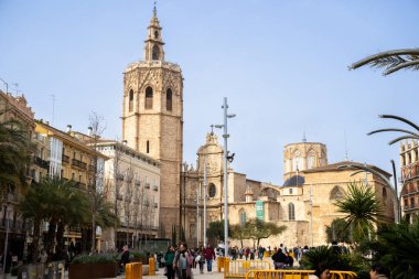 İspanya Plaza de la Reina 'dan Valencia Katedrali ve Miguelete Kulesi (Micalet)