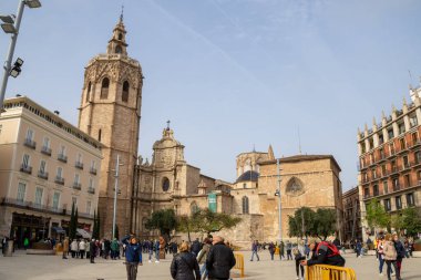 İspanya Plaza de la Reina 'dan Valencia Katedrali ve Miguelete Kulesi (Micalet)