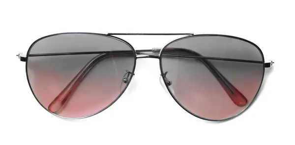 Солнцезащитные очки с красными линзами — стоковое фото