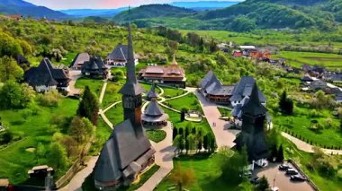 Geleneksel Ahşap Manastırın Hava Görüntüsü