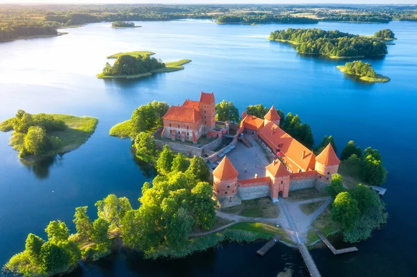 Nascer Sol Verão Vista Aérea Passeios Históricos Lituânia Famoso Castelo Fotografias De Stock Royalty-Free