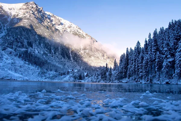 Inverno Gelido Paesaggio Montano Vicino Lago Ghiaccio Incredibile Vista Sulle — Foto Stock