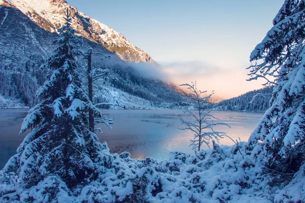 Alba Invernale Panoramico Lago Ghiacciato Montagna Montagne Invernali Paesaggio Invernale — Foto Stock