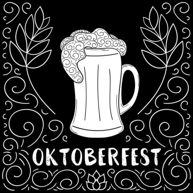 Oktoberfest arka plan vektör için bar, pub ya da parti. Bira kupa köpük, malt ve hop ile kroki vintage blackboard tarzı. Alman şenlikli illüstrasyon.