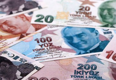 Türk lirası para faturaları masaya yığıldı. Deneme para biriminin Türkiye banknotlarını kapatın. Türkiye 'de iş, ekonomi ve yatırım kavramı.
