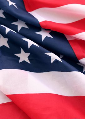 Amerika Birleşik Devletleri resmi bayrağı, kıvrımlar ve dalgalar yakında. ABD için vatanseverlik kavramı