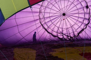 Sıcak hava balonu yere 
