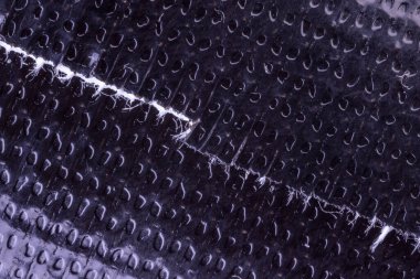 Lifli yapışkan bant rulosu üzerinde yırtılmış kenar