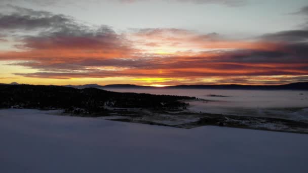 Flight Slow Turn Snow Covered Plowed Fields Fences Winter Brilliant — Stok video