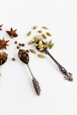 Kaşık mulled şarap için baharat