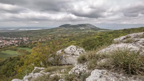 Zeitraffer mit Felsen und Wolken — Stockvideo