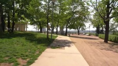 Çek Cumhuriyeti 'nin Brno şehrinde park.