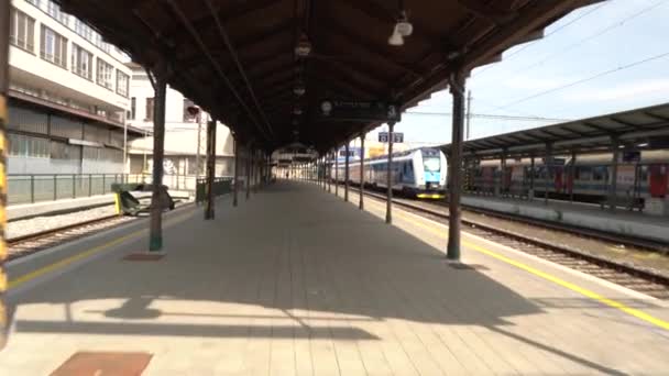 Stazione Ferroviaria Vuota Della Città Brno Durante Malattia Koronavir 2019 — Video Stock