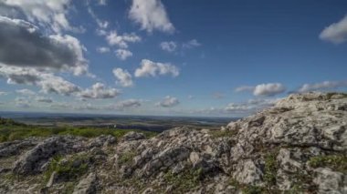 Plava Korunmuş Peyzaj Bölgesi 'ndeki zaman atlaması Güzel kayalık manzara. Çek Cumhuriyeti 'nin doğası