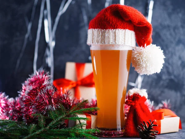 Cerveza Navidad Vaso Sombrero Santa — Foto de Stock