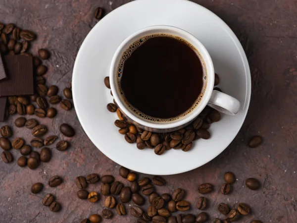 Witte Beker Met Espresso Koffie Een Bruine Stenen Tafel — Stockfoto