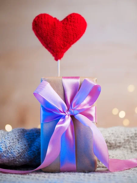 Ajándék Doboz Piros Lágy Szívű Játék Valentin Nap — Stock Fotó