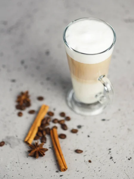 Coffee Latte Glass Concrete Table — Stockfoto