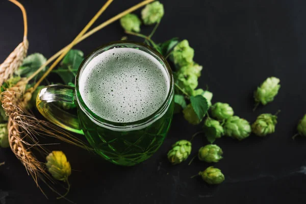 Traditionelles Grünes Bier Patrick Day — Stockfoto
