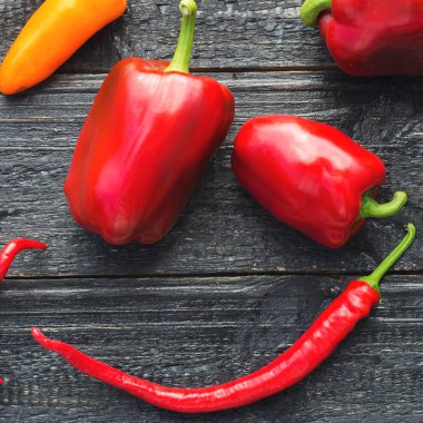 Gülen kırmızı biber gülen surat