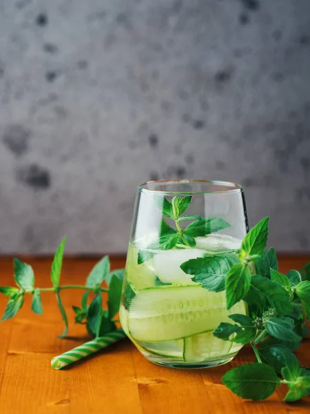 Detox Useful Water Cucumber Mint Refreshing Ice Cold Summer Drink — Stock Photo, Image