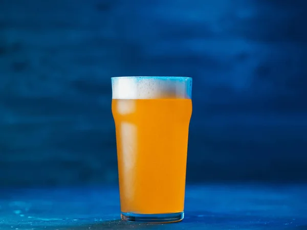 New England Ipa Craft Beer Glass Dark Blue Background — Stock Photo, Image