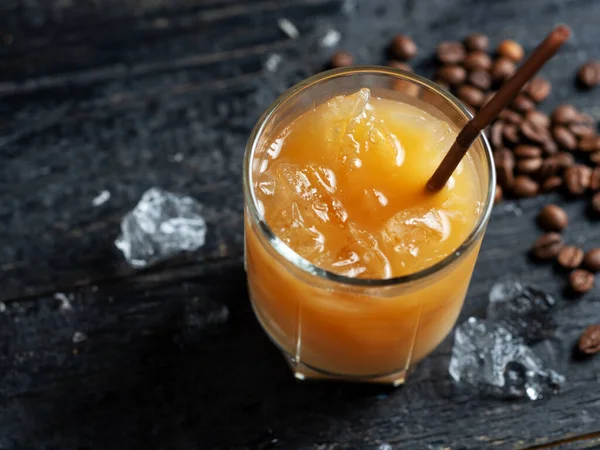 Boisson Été Café Glacé Dans Verre Sur Une Vieille Table — Photo