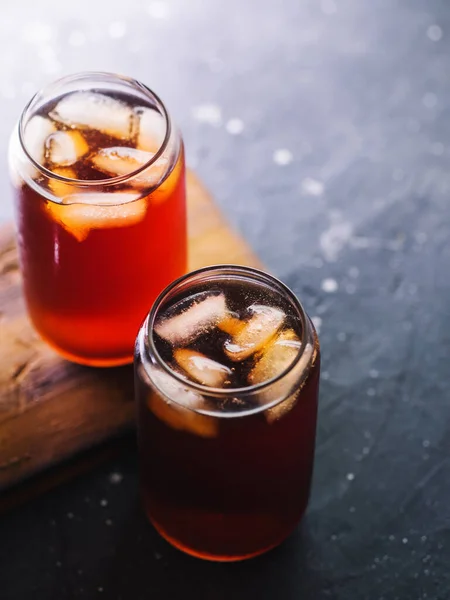 Deux Verres Café Glacé Brassage Froid Dans Des Lunettes Élégantes — Photo