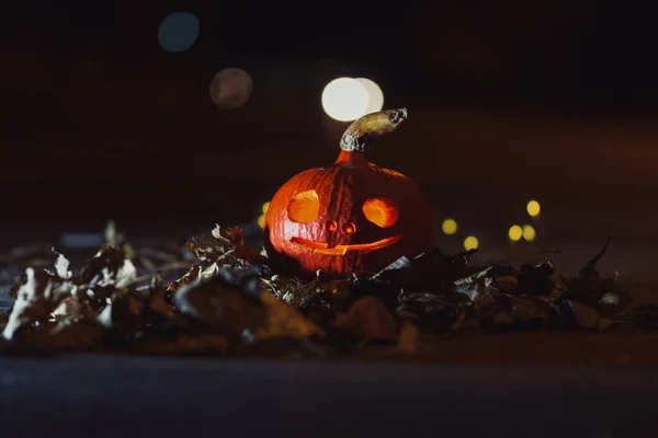 Brillante Citrouille Mystique Halloween Sur Route Nuit — Photo