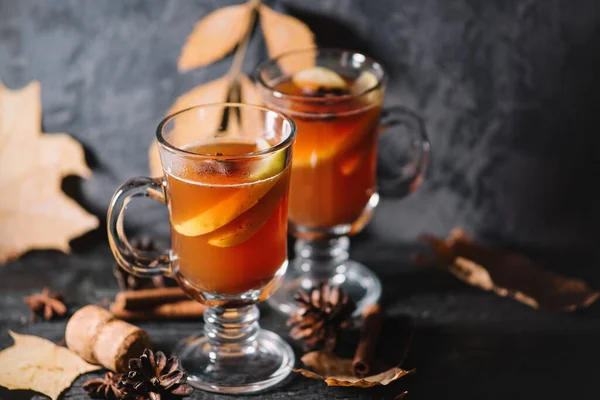 Two Glasses Hot Apple Cider Cinnamon Anise Autumn Warming Drink — Stock Photo, Image