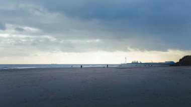 Everchanging Kambois Plajı, Kambois, Northumberland, Şubat 2026