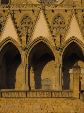 Santa Maria de la Seu 'daki Gotik kemerlerin ayrıntıları, Manresa 28 Eylül 2025