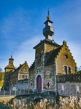 Chateau de Jehay Şatosu Giriş Kulesi, Belçika, 8 Şubat 2026