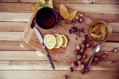 yeşil çay bal ve fındık ile