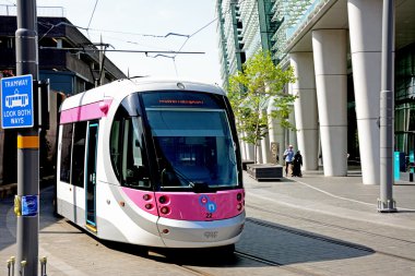 Birmingham Metro tramvay.